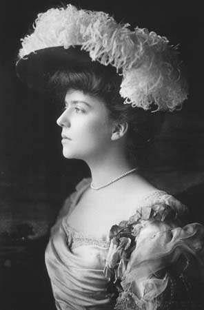 Alice Roosevelt Longworth (1884-1980), daughter of 26th US President, Theodore Roosevelt