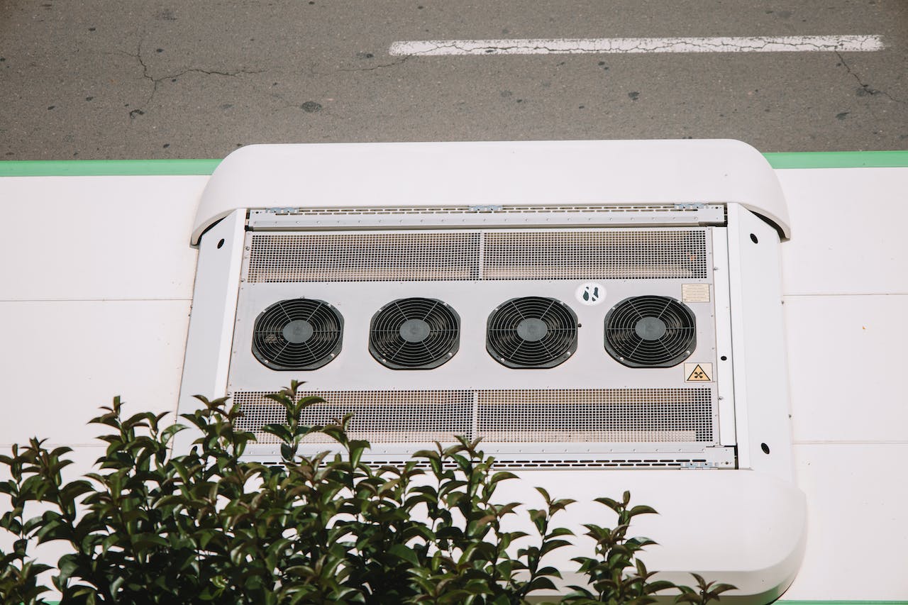 6 Steps to Cleaning Your AC the Proper Way