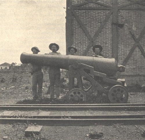 13th Minnesota Volunteers with captured cannon at Caloocan, Feb 10 1899