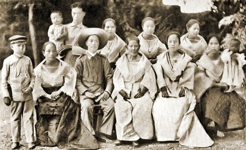 Aguinaldo and family ca early 1900s