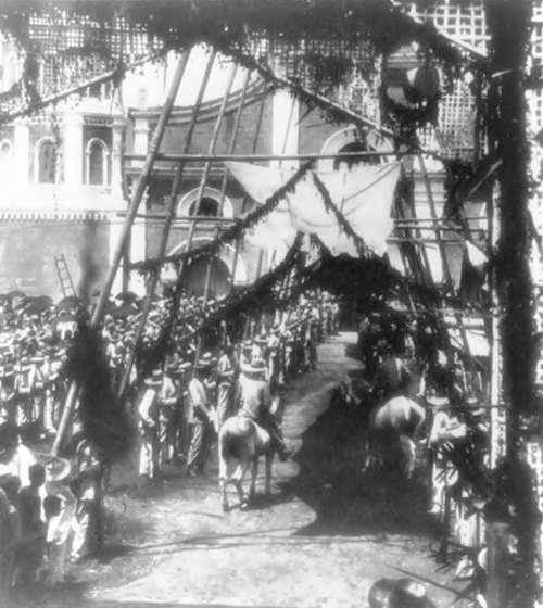 Aguinaldo entourage entering Barasoain Church, Jan 23 1899