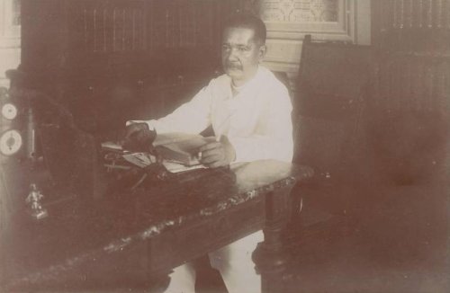 Cayetano Arellano at his desk 2, Manila 1899 u of mich