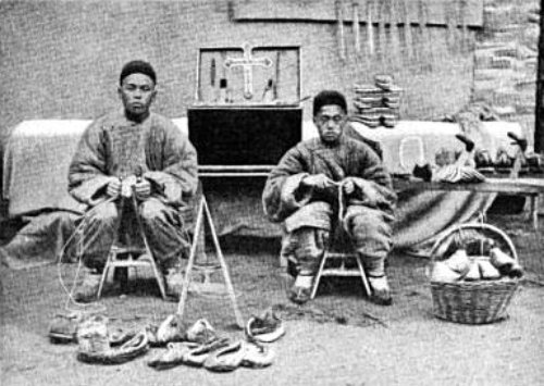 Chinese catholic shoemakers Cebu by Ebenezer Hannaford 1899 book