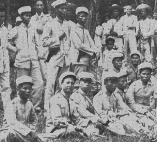 Filipino officers sitting standing 1898