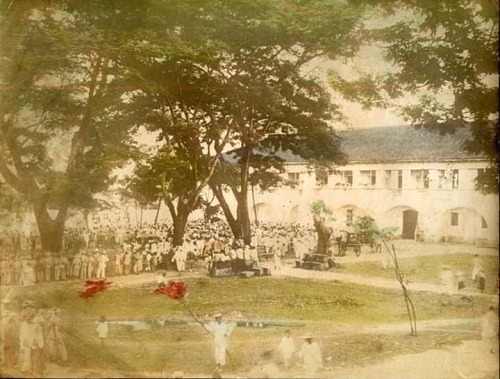 Filipino soldiers at Malolos, tinted, 1898_opt[1]