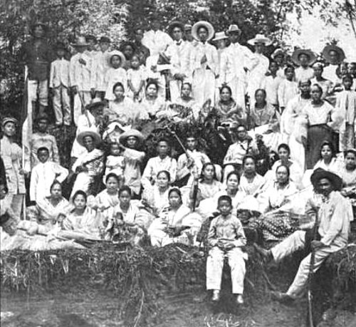Filipino soldiers n civilians at Angeles Scribner's 1900