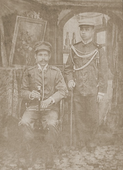Gen Juan Cailles and aide 1898