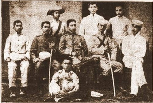 General Manuel Tinio General Benito Natividad LtCol Jose Alejandrino n their aides de camp