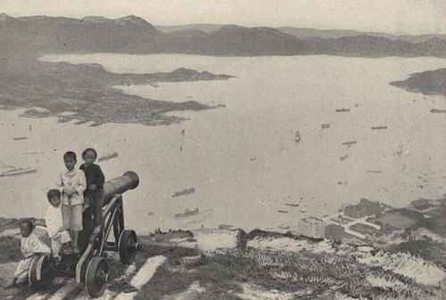 Hong Kong harbor cannon 1898