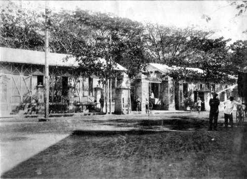 Malacanang Palace entrance in 2Lt. Robert B. Mitchell album 1898 to 1902