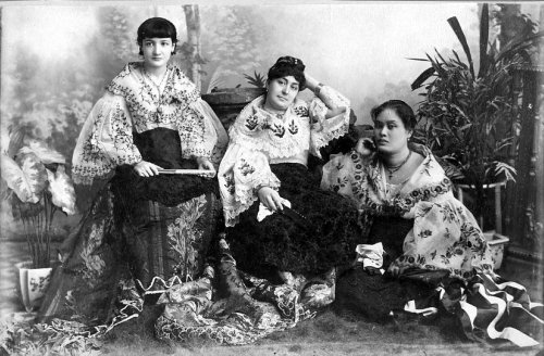 Spanish women in Manila 1890s