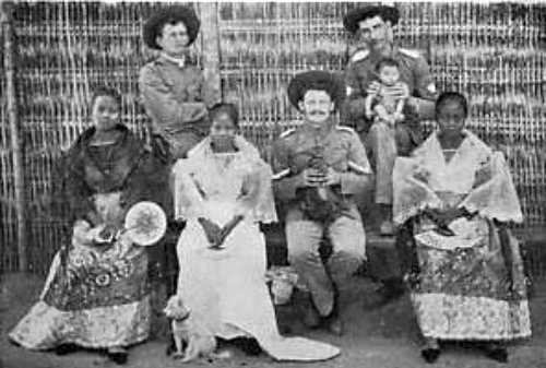 US soldiers their Filipina wives and 1st born baby ca 1900-1905