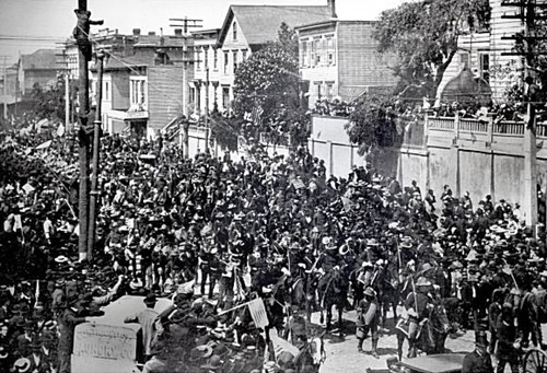 US troops leaving San Francisco for Philippines 1898