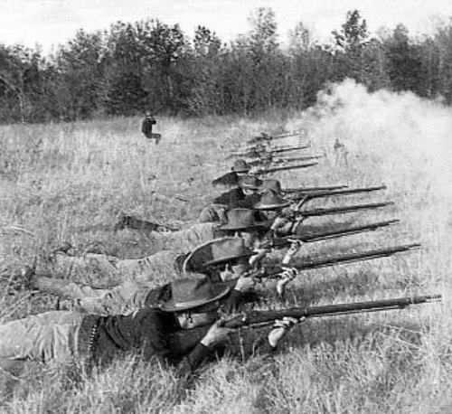 Volley firing on American advance line 1899