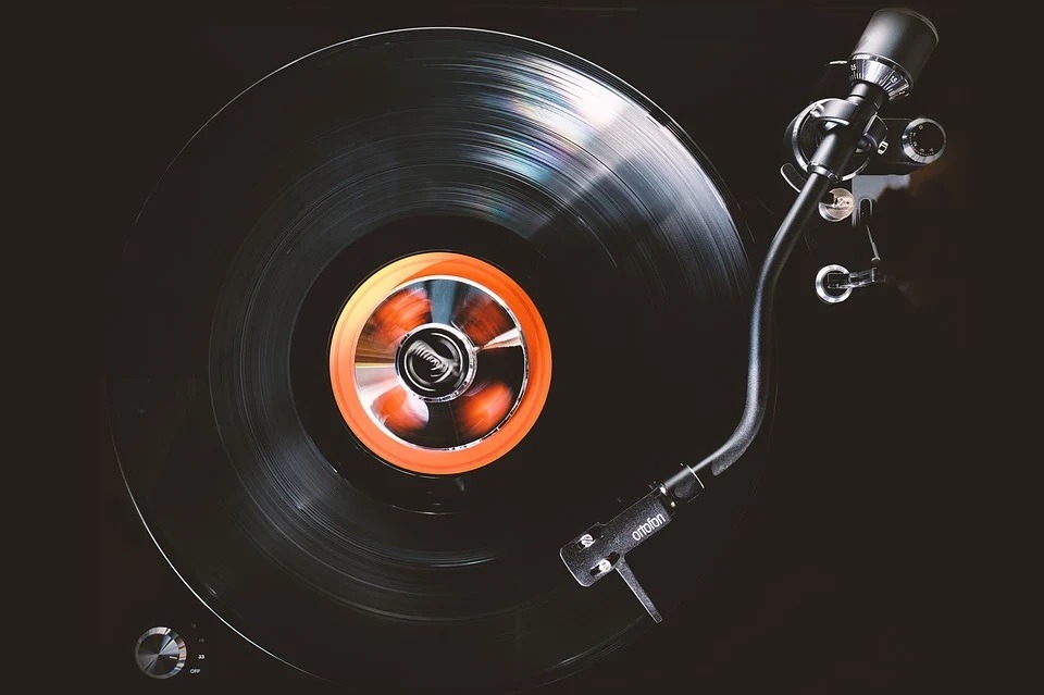 Why You Should Be Using Distilled Water to Clean Your Old Records