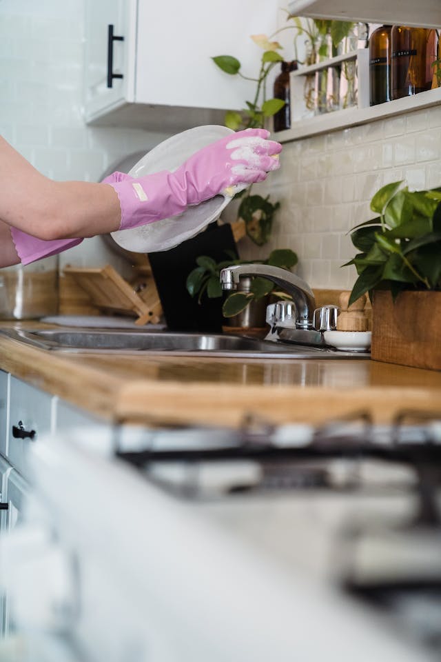 Your Non-Toxic Dishwasher Detergent Guide (& 3 of Our Favorites!)