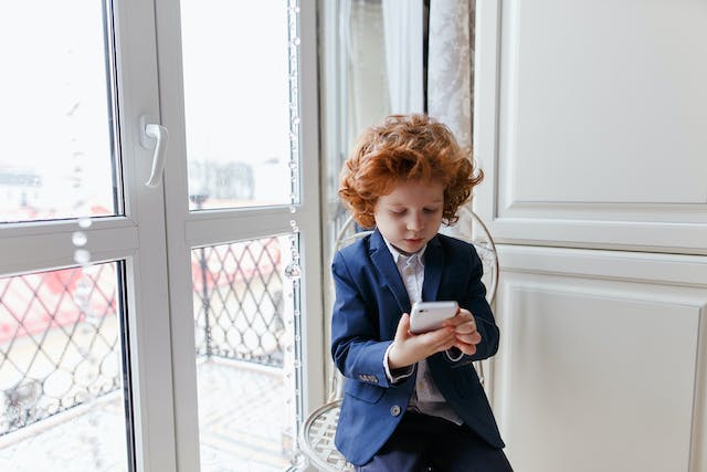 How to Be Tech-Savvy Mom for Kid’s Online Safety?