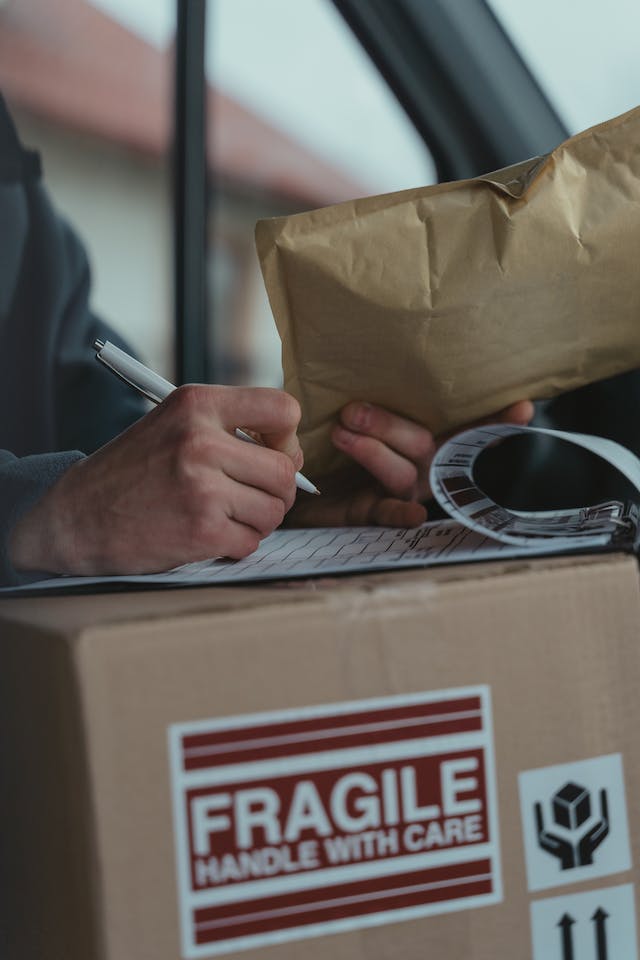 Understanding Management Software and How to Use It in Parcel Tracking