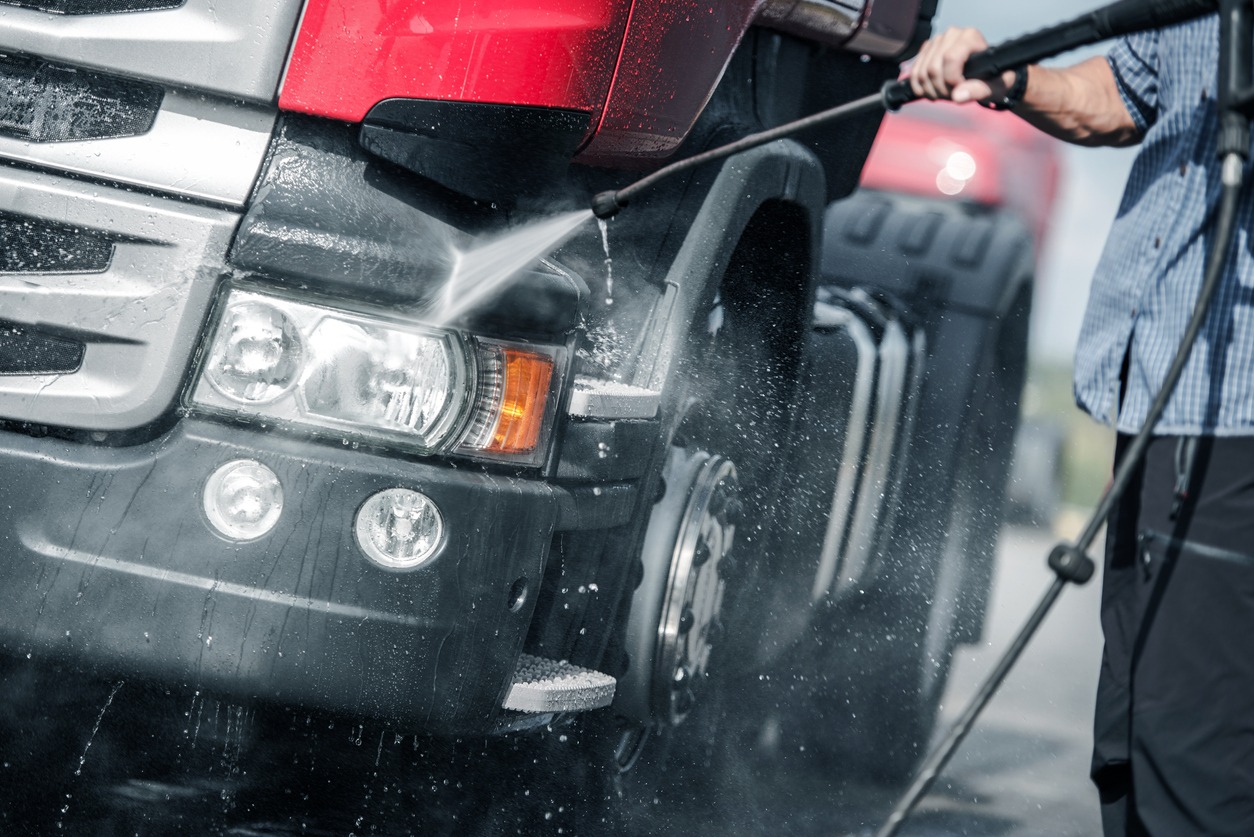 What Heavy-duty Truck Cleaner Should I Use?