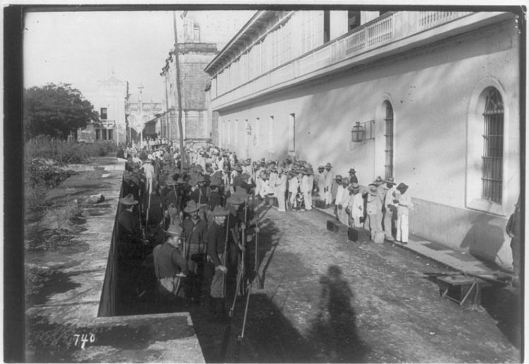 Philippines, Manila, 1899– U.S. soldiers and insurrecto prisoners