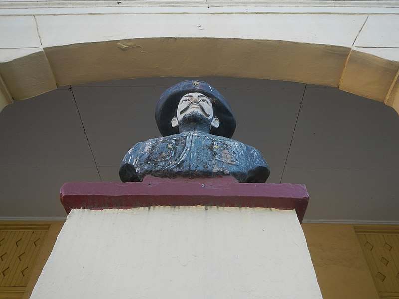 Statue of Miguel Malvar