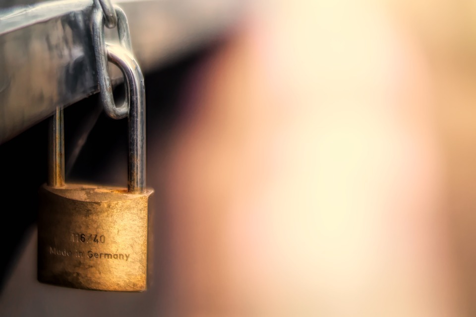 3 tell-tale signs your locks have been tampered with