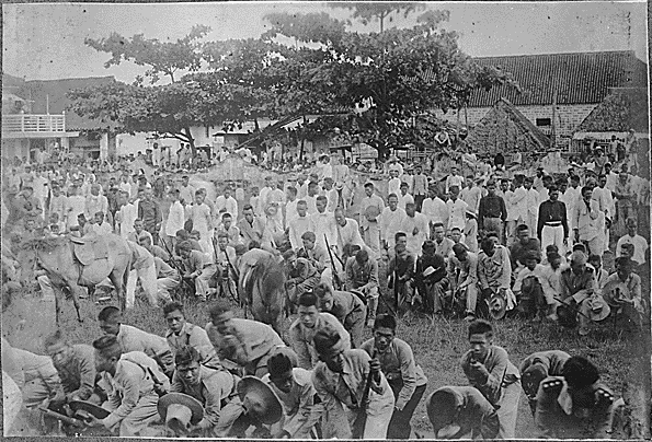 Filipino soldiers before surrendering
