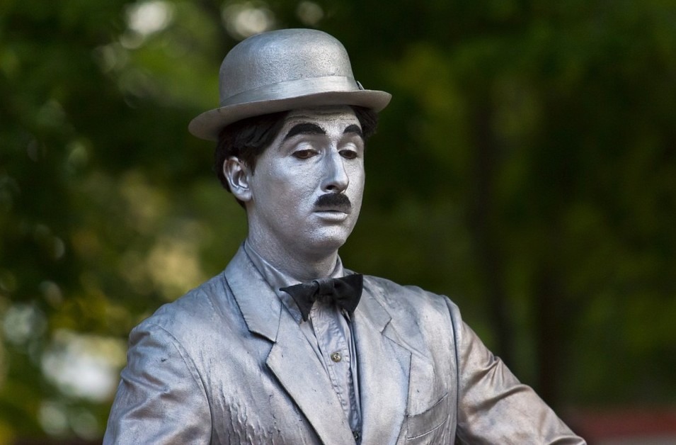 a statue of Charlie Chaplin