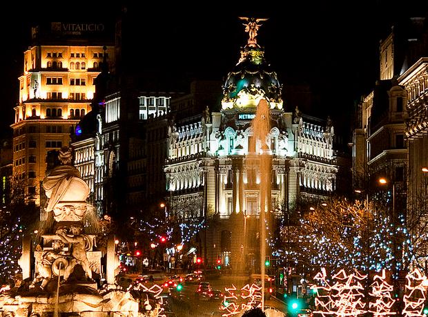 Night view of Plaza de Cibeles (square) in Madrid (Spain), with Christmas lights