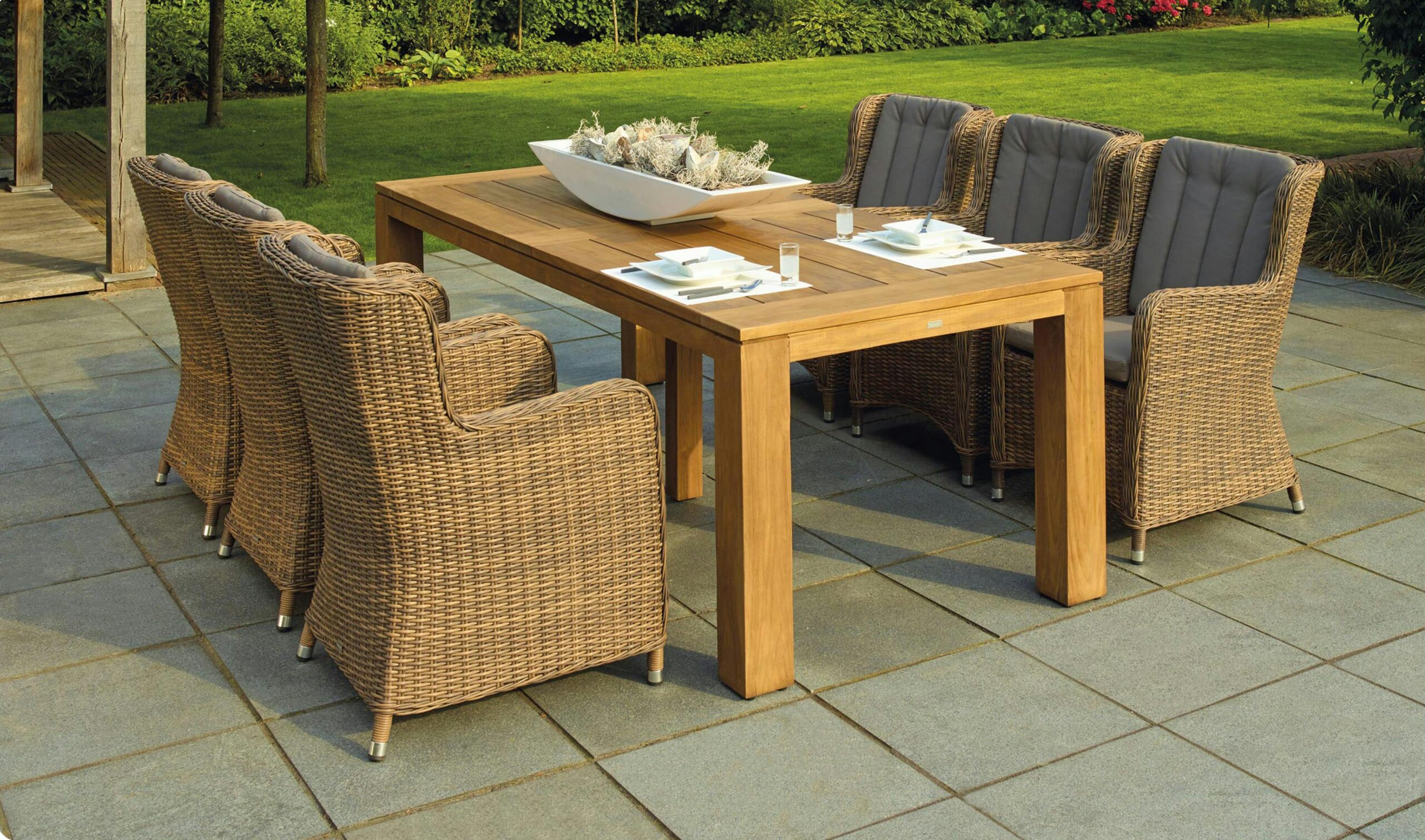 Patio Furniture Buying Guide for Homeowners
