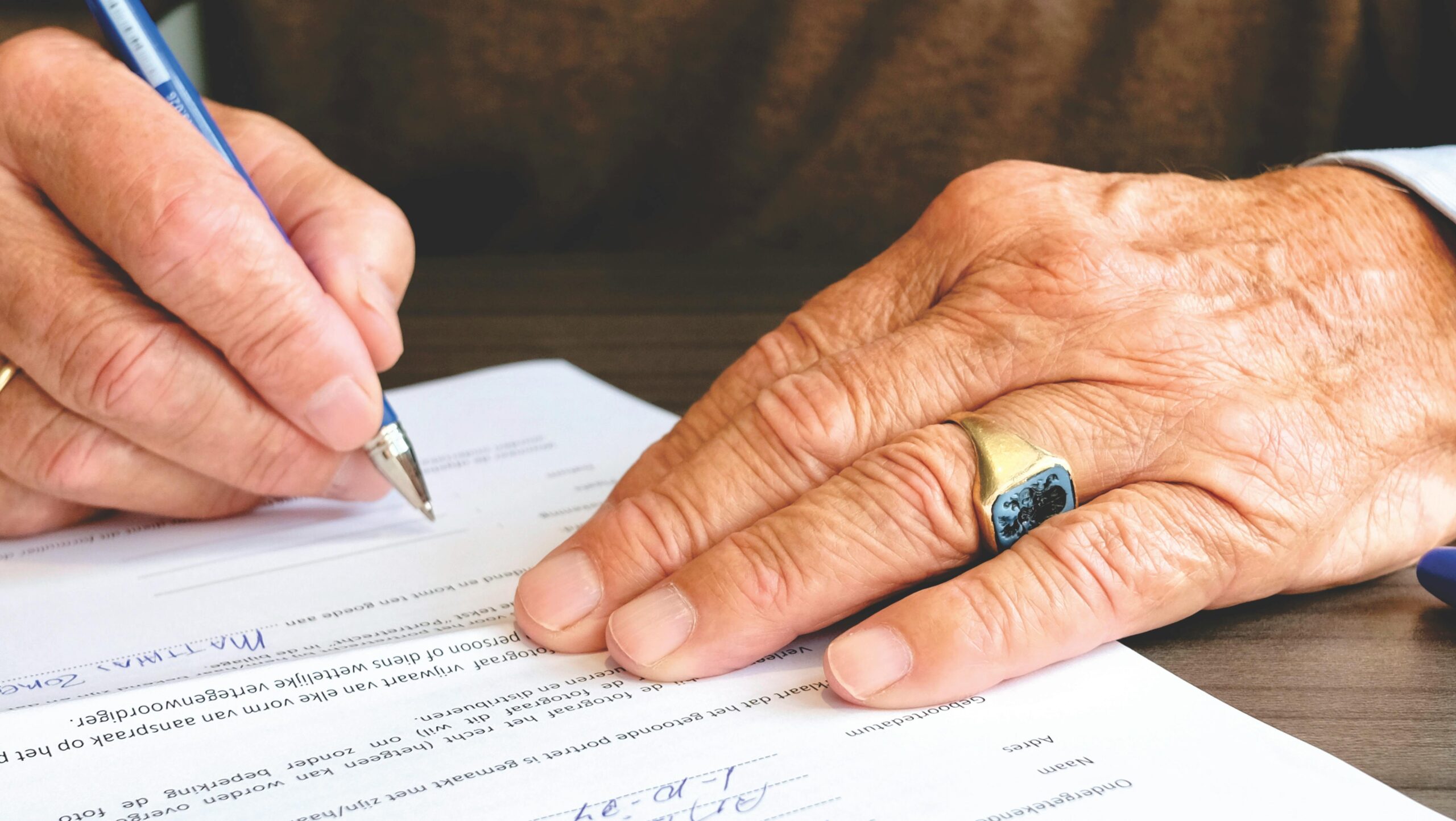 Why You Should Contact a Medicare Insurance Agent Before Signing Up