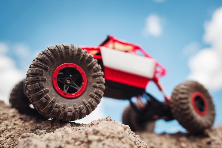 Rc crawler outside, view from below