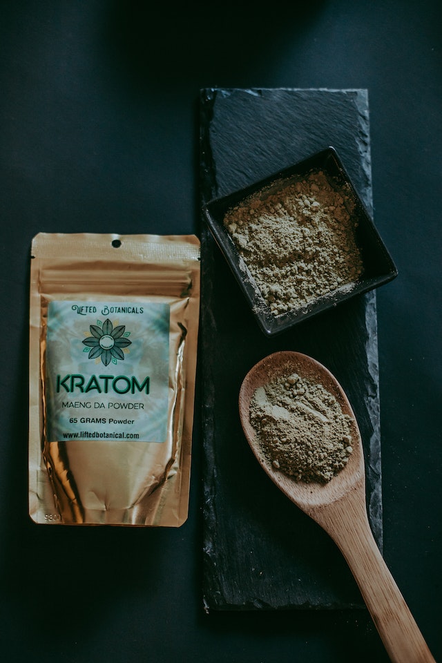 From Leaf to Crystal A Journey into Kratom Crystal Extract Production