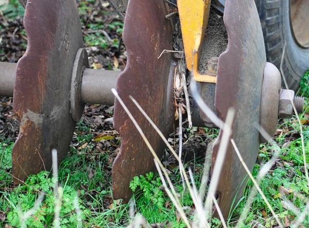 What To Note When Using A Tiller To Cut Through Roots