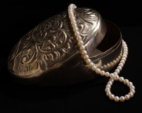 Sneak-Peek-at-the-History-of-Ancient-Jewelry