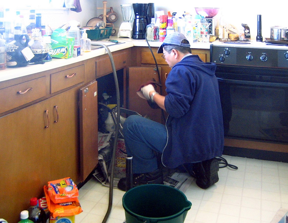 4 Warning Signs That It Is Time To Call a Plumber