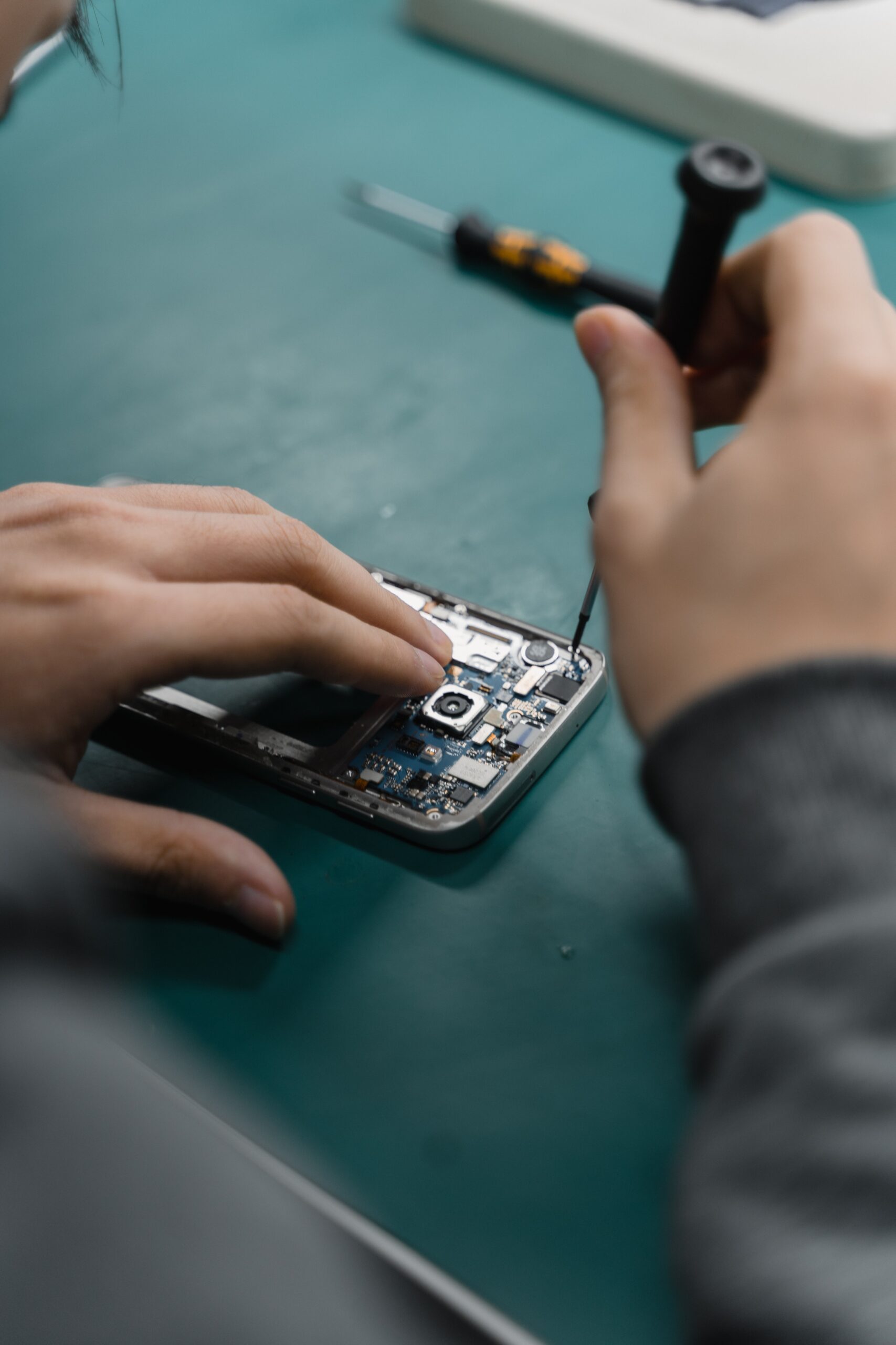 Reviving Your Lifeline The Essentials of Cell Phone Repair and Restoration