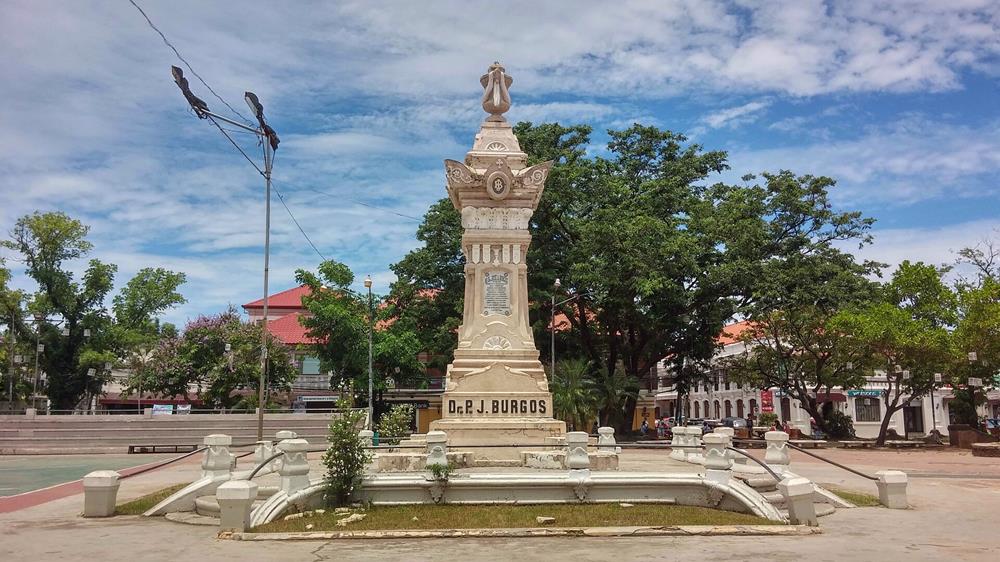 Architectural Wonders of Calle Crisologo