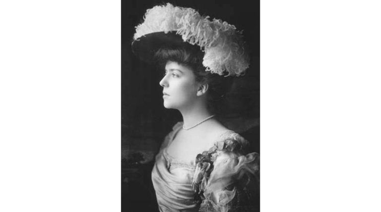 Alice Roosevelt: The Revolutionary First Daughter Who Redefined American Womanhood
